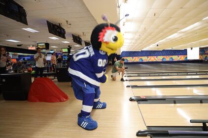 WWRM Magic 94.9 The Back To School Bowl for Teachers