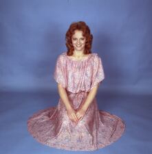 Circa 1976: Country singer Reba McEntire poses for a portrait session in Nashville, Tennessee.
